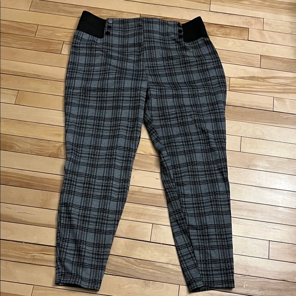 😍SHOW SPECIAL - ARDENE CURVE Grey & Black Plaid Pull on Elastic Waist Leggings - Picture 2 of 10